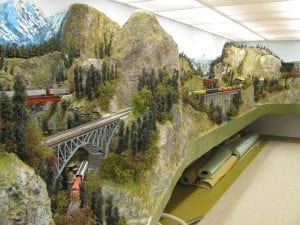 very large 120 footlong ho scale layout