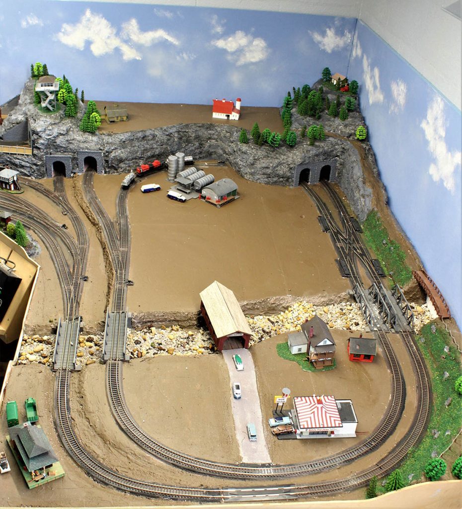 8x13 ho model train layout