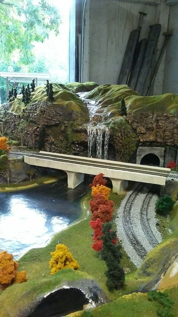 ho scale waterfall layout