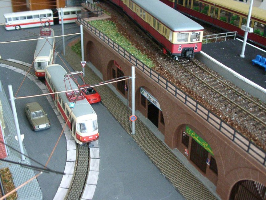ho trolley train by viaduct