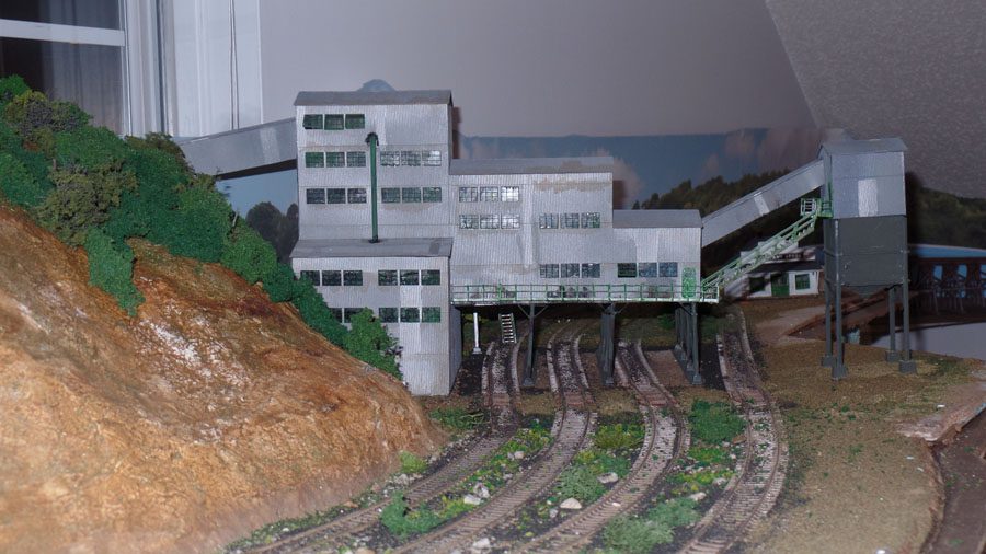 Ho scale logging layout