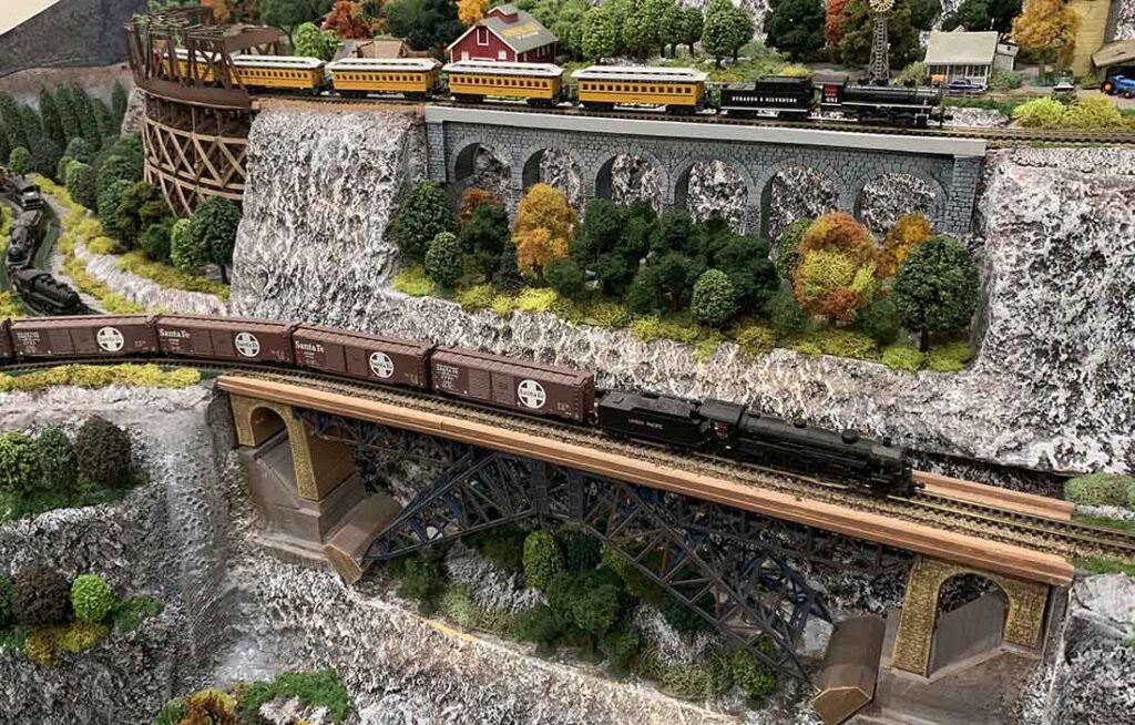 model railroad scenery bridge