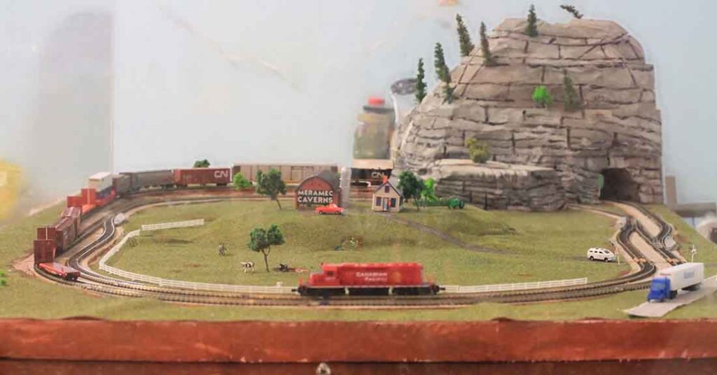 z scale model train layout